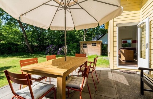 Nieuw-Haamstede Casa | Acasialaan 10 vacaciones en un bungalow moderno en la naturaleza