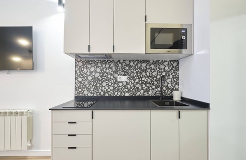 Las Acacias Apartamento | *Acacias - City Centre - WiFi, A/C, SmartTV B