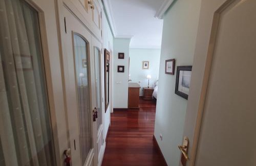 Distrito Oeste Apartamento | Acacias - Piso amplio en Playa de Poniente para 6 personas con garaje - VUT-2654-AS