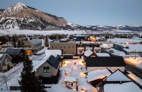 Crested Butte Casa | Academy Place | Paintbrush