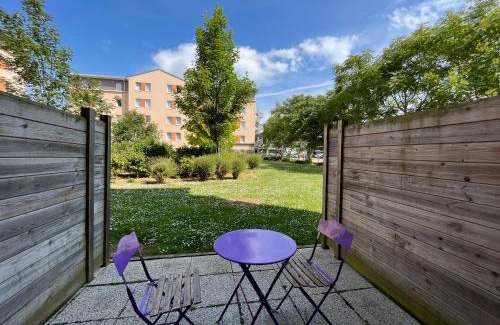 Quartier Calmette Apartamento | Acajou, Studio avec terrasse et parking privé