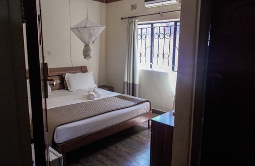 Lusaka Cabina | Acamms Lodge Roma