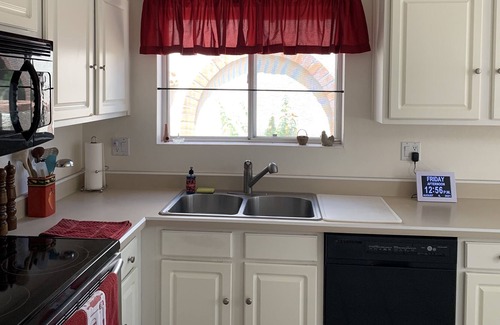 Country Club Estates Casa | Accepting shorter term rental during July-Aug 2024! 5-day minimum!
