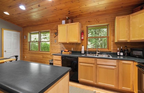 North Glade Hills Cabina | El acceso al lago desde Cozy Seclusion- 3 Acres, Camino privado, Canoa
