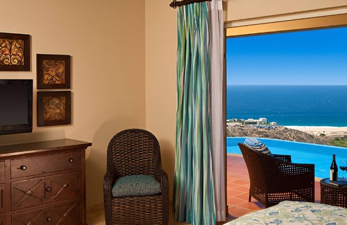 Paraíso Escondido Villa | Access to the multi-million dollar Jack Nicholas 18 hole signature golf course.
