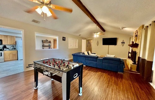 North San Antonio - SAT Cabaña | Accessible 3BR Northern Hills Insurance Housing Fast Wi-Fi W/D Long Stay