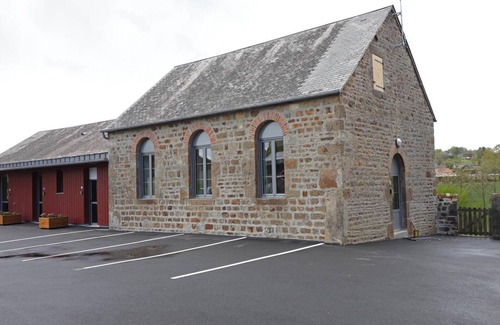 Lonlay-l'Abbaye Apartamento | Accessible cottage for disabled, ideal for hikers and families