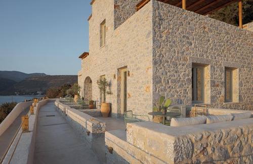 Limeni Apartamento | Accessible Double Room By Yerma Suites Limeni