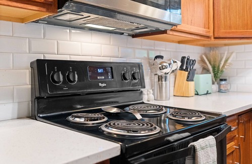 Jim Thorpe Casa | Accessible Retreat - Ramp & Walk-in Shower - Main Floor Living in Jim Thorpe