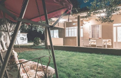 Agia Marina Casa | Casa de vacaciones accesible "The Mills House" con terraza privada y Wi-Fi