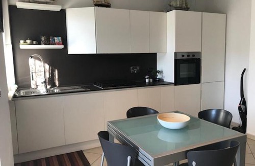 Mirafiori Apartamento | Accogliente e moderno trilocale
