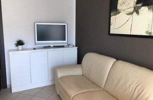 Mirafiori Apartamento | Accogliente e moderno trilocale