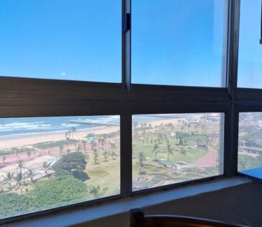 North Beach Apartamento | Accommodation Front - Beachfront 3 Sleeper with Ocean Views