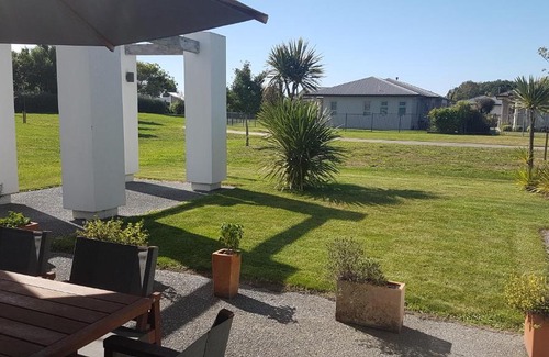 Hastings Cama Y Desayuno | Accommodation in Frimley