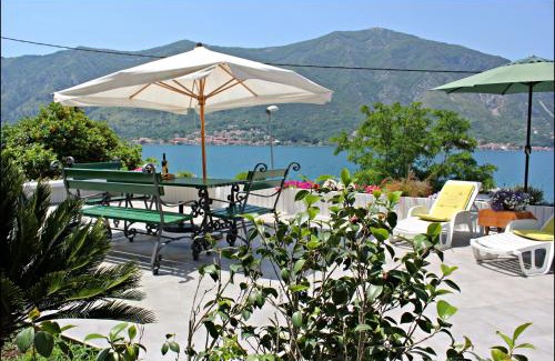 Dobrota Casa | Accommodation Tomcuk
