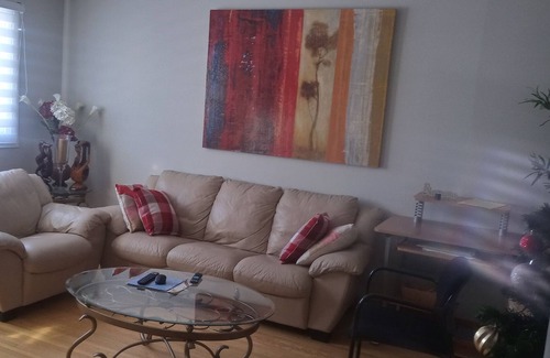 Laval Apartamento | Accommodation with whirlpool bath and light shower