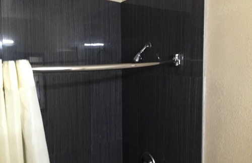 College East Hotel | Ace Budget Motel