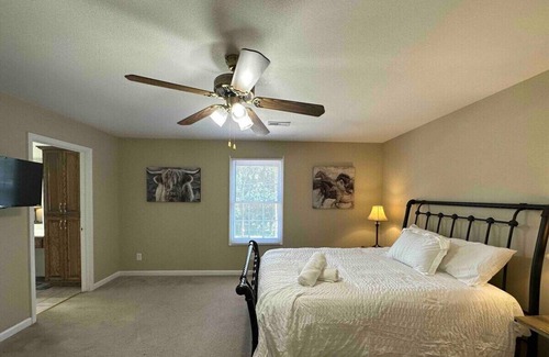 West Meade Apartamento | Hot Tub Ready 24/7! | Comfy & Warm in Nashville
