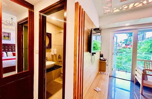 The Mall Road Hotel | Ace Dwapar Resort Near Mall Road in Mussoorie