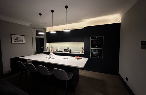 Hillside Apartamento | Ace Flat in Wimbledon Village (10 minutes from Wimbledon Tennis!)