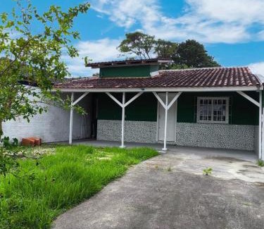 Pedrita Casa | Aceita pet, próximo ao aeroporto e praia do campeche