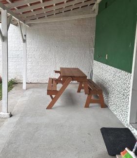 Pedrita Casa | Aceita pet, próximo ao aeroporto e praia do campeche