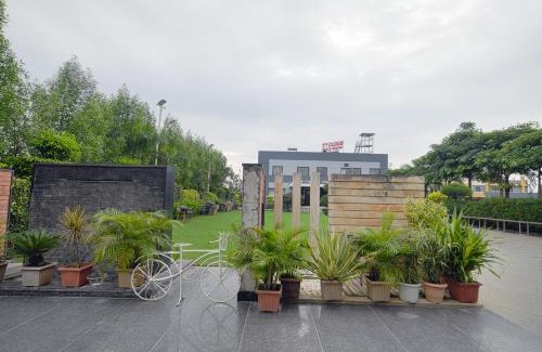 Indore Complejo | Aceotel Resort 7th Cloud, Indore