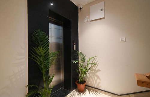 Indore Hotel | Aceotel Xpress Mint Scheme No114
