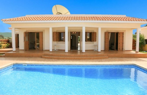 Polis Villa | Achilles Beach Villa Thio: Large Private Pool, Walk to Beach, Sea Views, A/C