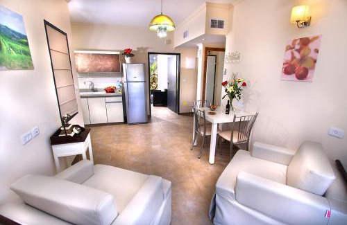 Safed Cabina | Achuza Bamarom