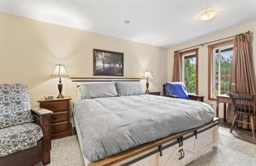 Salmon Arm Cama Y Desayuno | Ackerview Guesthouse Bed and Breakfast