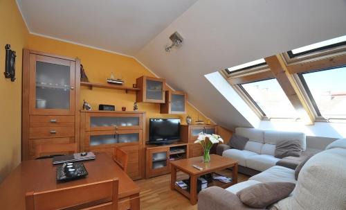O Pindo Apartamento | Acogedor ático a pie de mar y montaña.