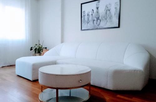 Oviedo City Centre Apartamento | Acogedor apartamento a un paso de Gascona con WiFi Netflix Disney Plus y Prime gratis by M&N's House