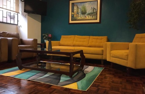 La Mariscal Apartamento | Acogedor Apartamento completo, x Universidad Católica, Quito