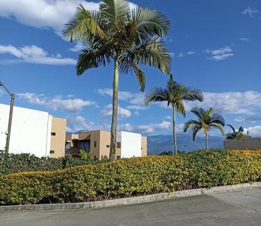 La Tebaida Apartamento | Acogedor fresco iluminado rodeado de naturaleza apartasol en el Quindío