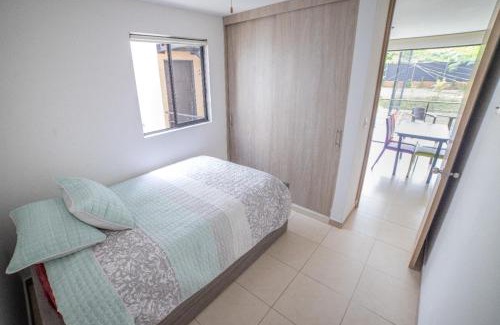 La Tebaida Apartamento | Acogedor fresco iluminado rodeado de naturaleza apartasol en el Quindío