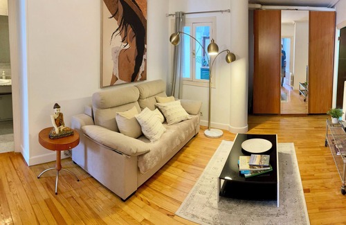 San Sebastian Centro Apartamento | Acogedor y elegante, en pleno centro de Donostia y playa a 4 manzanas. Wifi grat