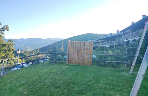 Bellver de Cerdanya Chalet De Esquí | Acogedora casa adosada con fantásticas vistas panorámicas