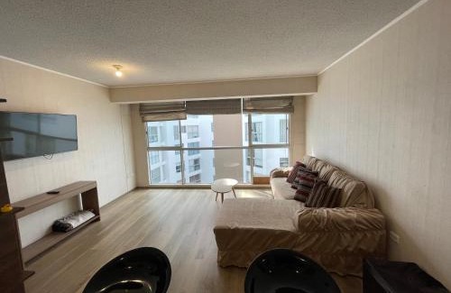Tejada Alta Casa | Acogedora habitación privada frente al metro y cerca a la playa