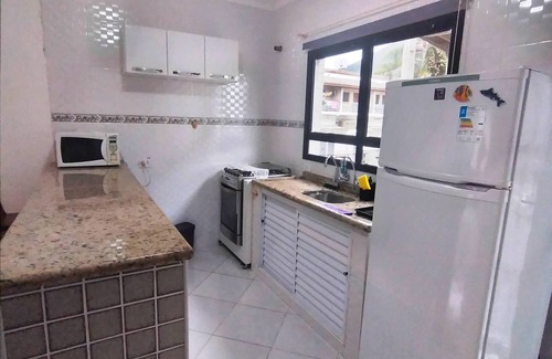 Saco da Ribeira Apartamento | Aconchegante e Tranquilo Para Famílias Lázaro 4 Minutos de Carro
