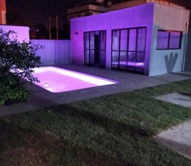 Campo d'Aviacao Casa | Aconchegante casa de Madeira com linda área lazer!