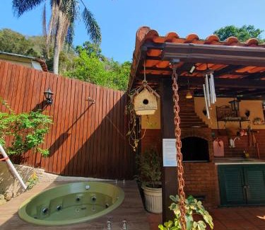 Itaipava Casa | Aconchego de Itaipava - casa de 3 quartos, equipada, área kids, jacuzzi, pet friendly, churrasqueira, em meio a Natureza e próximo ao centro do bairro