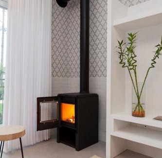 Carniel Apartamento | Aconchego na Serra com Lareira e Piscina aquecida 4min Centro
