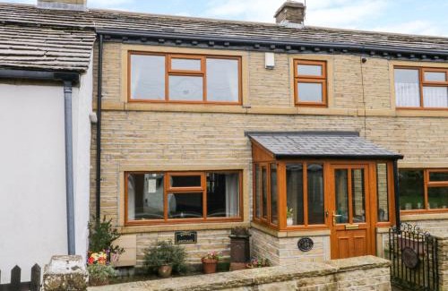 Ogden Casa | Acorn Cottage