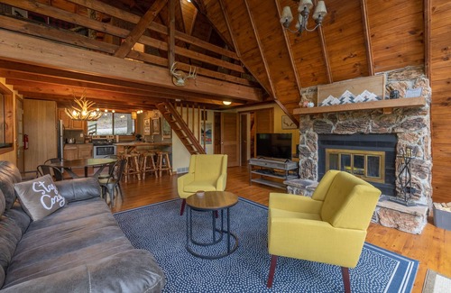 Innsbrook Chalet De Esquí | Acorn Falls by Innsbrook Vacations!