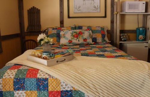 Canton Casa | Acorn Hideaways Canton Charming Pioneer Suite 1890's General Store