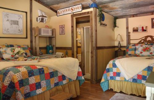 Canton Casa | Acorn Hideaways Canton Charming Pioneer Suite 1890's General Store