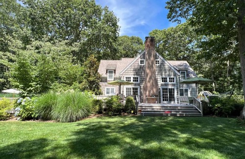 Sagaponack Casa | ACORN HOUSE. Stay in Architect & Designer's country house.