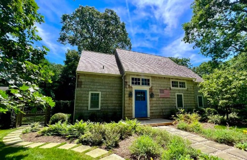 Sagaponack Casa | ACORN HOUSE. Stay in Architect & Designer's country house.