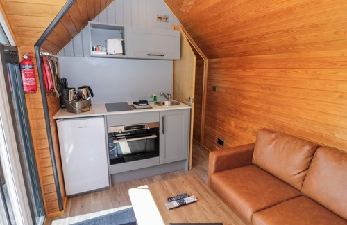 Thorpe Cabaña | Acorn Lodge At Bridge Lake Farm & Fishery